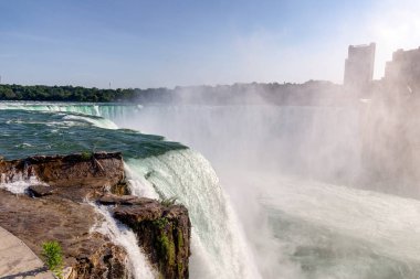 Niagara Şelalesinin güzel manzarası.