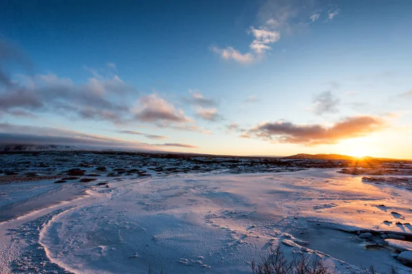 Pôr Sol Tundra Icelandênica Com Neve Gelo — Fotografia de Stock