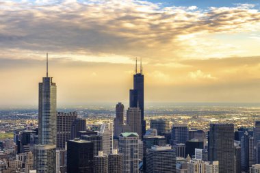 Günbatımı üzerinde Chicago, havadan görünümü.
