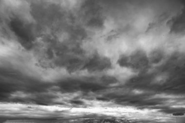 Güzel manzara, bulutlar fırtına sonra.