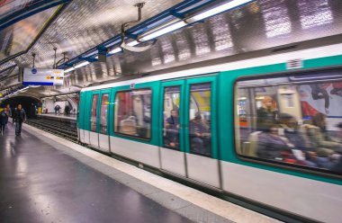 Paris metro treni.