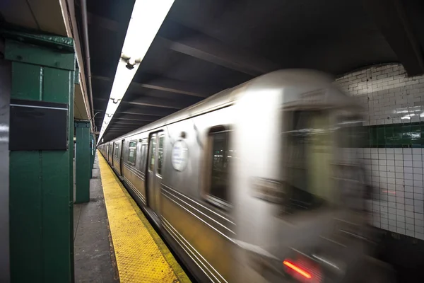 Treno Della Metropolitana New York Transito Nella Stazione — Foto Stock