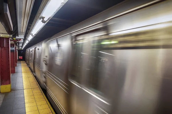 Tren Del Metro Nueva York Tránsito Estación —  Fotos de Stock