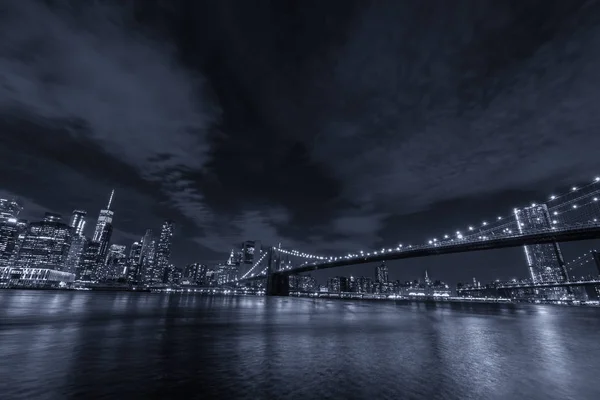 Skyline Manhattan Puente Brooklyn Vista Nocturna —  Fotos de Stock