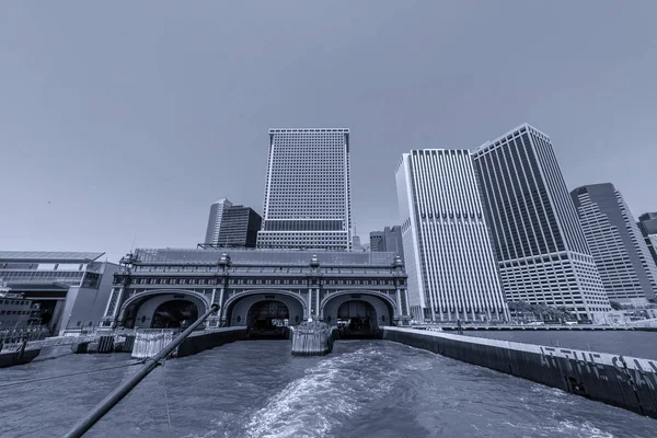 Blick Auf Gebäude Und Hafen Manhattan — Stockfoto