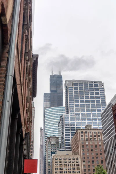 Nubes Sobre Rascacielos Chicago —  Fotos de Stock