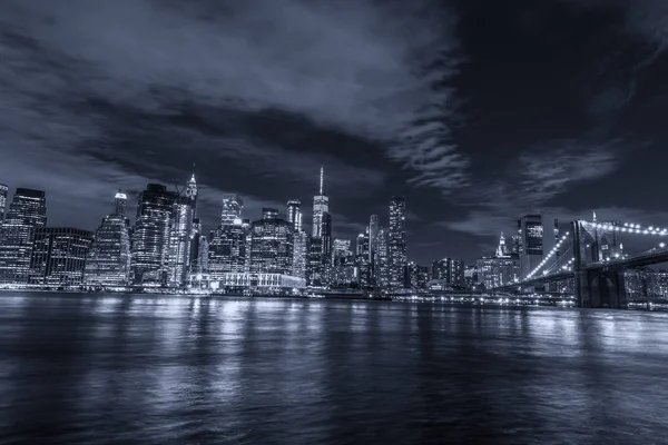Skyline Manhattan Puente Brooklyn Vista Nocturna —  Fotos de Stock