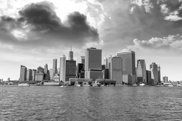 Wunderschöner Blick Von Der Gouverneursinsel Auf Die Stadt Downotown Manhattan — Stockfoto