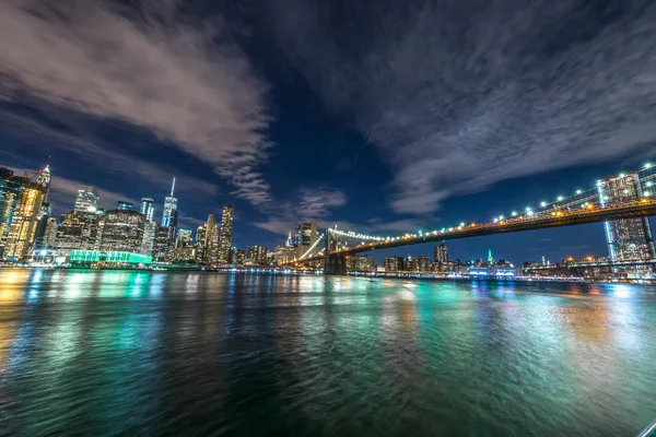 Manhattan Brooklyn Köprüsünün Silüeti Gece Görüşü — Stok fotoğraf