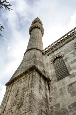 Kulenin Camii Istanbul'da düşük açılı görünüş
