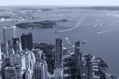 Manhattan 'ın aşağısındaki gökdelenlerin hava manzarası.
