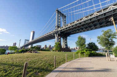 New York 'un en ünlü ikinci köprüsü, Manhattan Köprüsü..