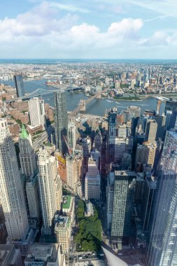 Köprüleri ile Manhattan hava görünümü, Brooklyn Köprüsü ve Manh