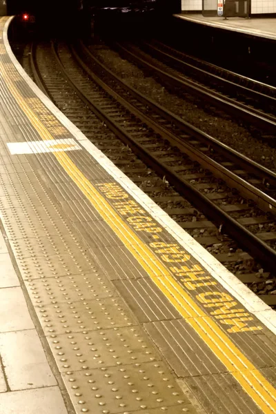 Mind the Gap, Londen — Stockfoto