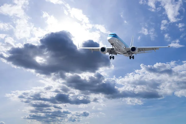 Airplane with beautiful sky — Stock Photo, Image
