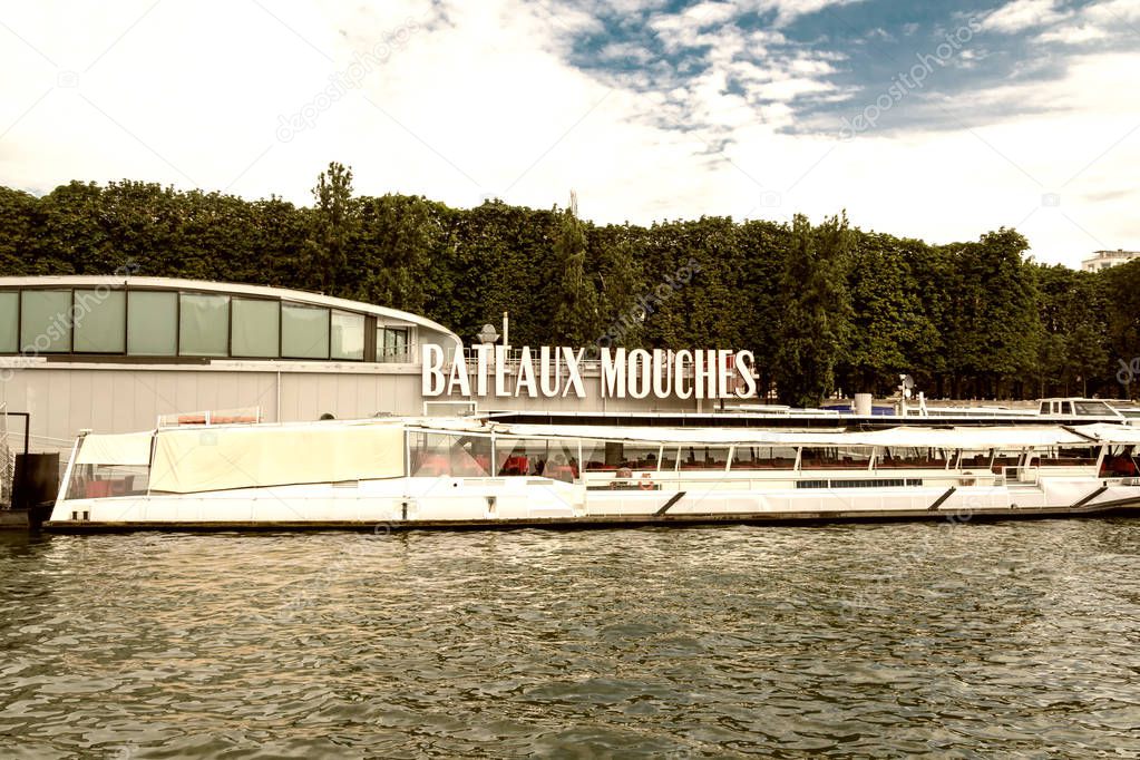 Bateaux Mouches, Paris