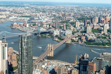 Köprüleri ile Manhattan hava görünümü, Brooklyn Köprüsü ve Manh