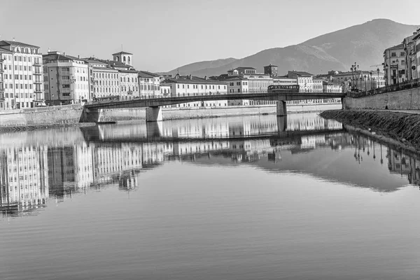 Pôr Sol Nas Margens Rio Arno Pisa Itália — Fotografia de Stock