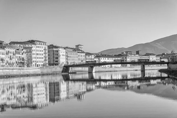 Pôr Sol Nas Margens Rio Arno Pisa Itália — Fotografia de Stock