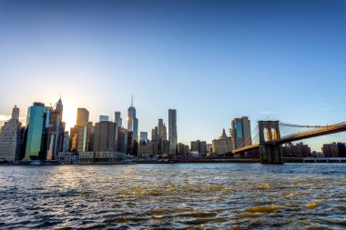 Manhattan Skyline ve Brooklyn Köprüsü