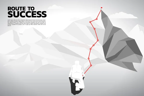 Silhouette des Geschäftsmannes bereit zu laufen folgen Sie dem Weg zum Gipfel des Berges. Konzept von Menschen, die bereit sind, Karriere und Geschäft zum Erfolg zu starten. — Stockvektor