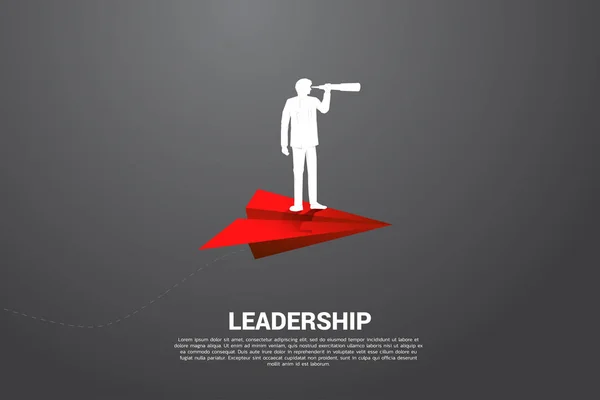 Silhouette d'homme d'affaires regardant à travers le télescope sur un avion en papier origami rouge. Concept d'entreprise de leadership et mission de vision . — Image vectorielle