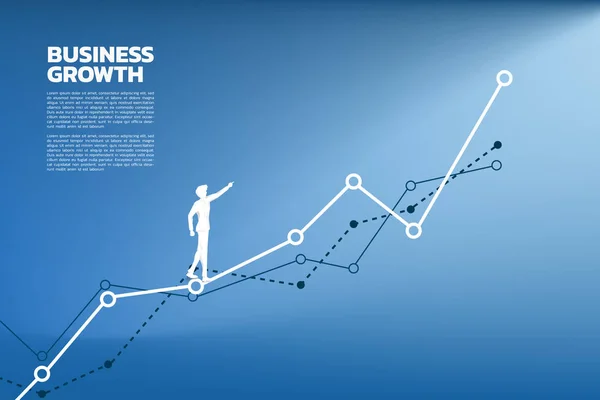 Siluetten av affärsman pekar till higher av grafen. Konceptet om vägen till framgång. Mål Mission vision framgång i karriärväg. — Stock vektor
