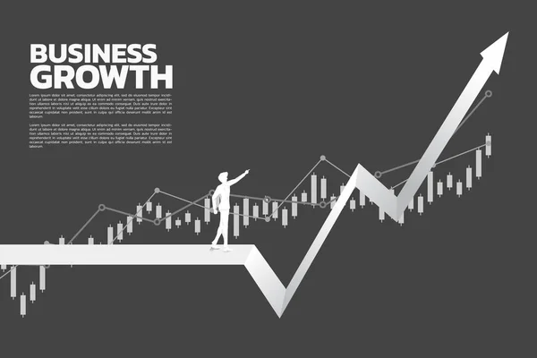 Silhouet van zakenman wijst naar hogere grafiek. Concept van route naar succes. Doel missie visie succes in carrièrepad. — Stockvector