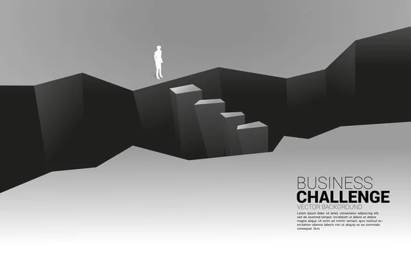 Σιλουέτα Του Επιχειρηματία Στέκεται Στην Κοιλάδα Έννοια Της Επιχειρηματικής Πρόκλησης — Διανυσματικό Αρχείο