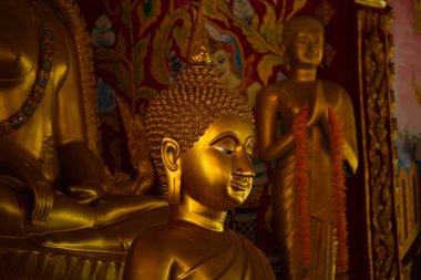 Tayland'da Buda heykeli Altın.