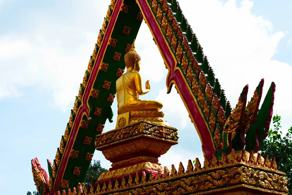 Buddha staty Golden i Thailand. — Stockfoto