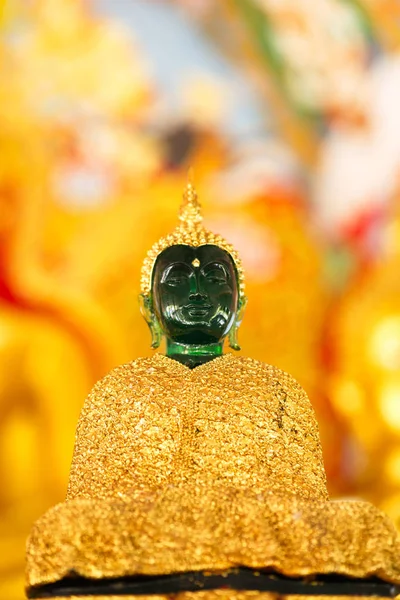 Die buddha statue golden in thailand. — Stockfoto