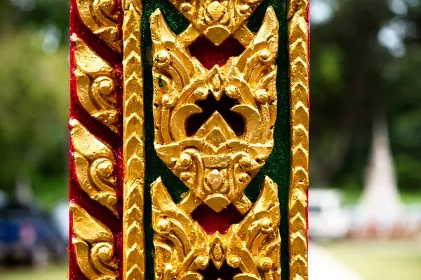 La estatua de buda de oro en Tailandia . — Foto de Stock
