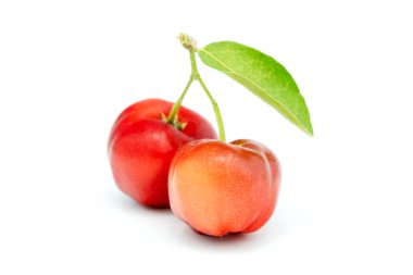 Beyaz arka planda izole edilmiş sulu kırmızı kiraz thai..