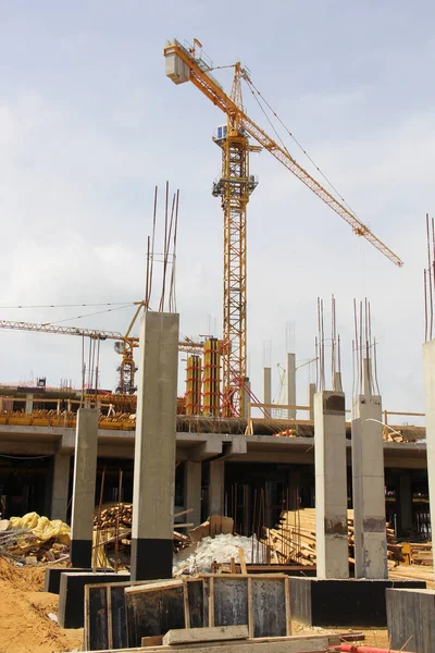 Industrial cranes, reinforced concrete structures during construction works