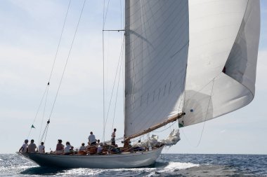 Fransız Rivierasında yelkenli yarışı 