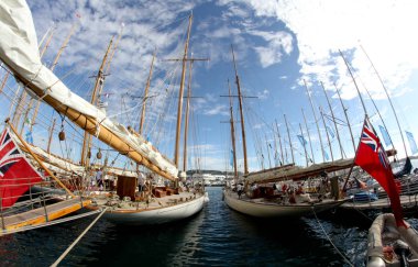 Fransız Rivierasında yelkenli yarışı 