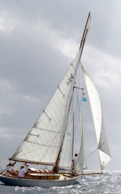 Fransız Rivierasında yelkenli yarışı 