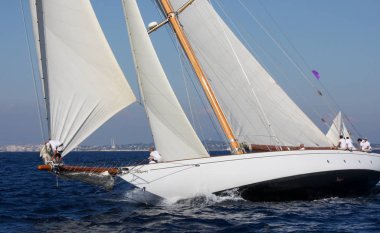 Fransız Rivierasında yelkenli yarışı 