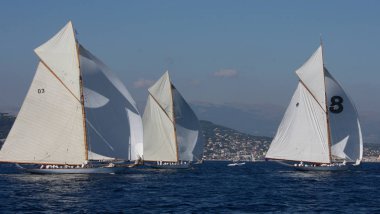 Fransız Rivierasında yelkenli yarışı 