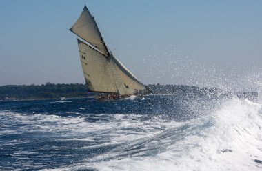 Fransız Rivierasında yelkenli yarışı 