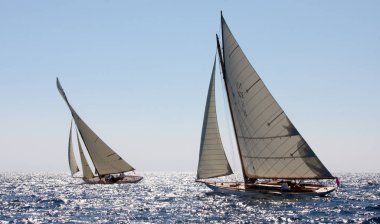 Fransız Rivierasında yelkenli yarışı