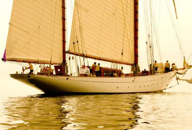 Fransız Rivierasında yelkenli yarışı