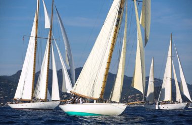 Fransız Rivierasında yelkenli yarışı 