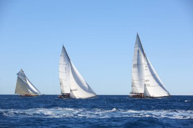 Fransız Rivierasında yelkenli yarışı 