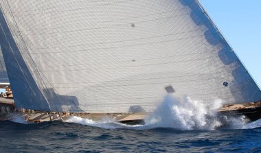 Fransız Rivierasında yelkenli yarışı 