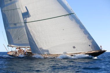 Fransız Rivierasında yelkenli yarışı 