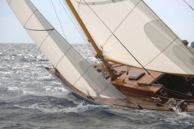 Fransız Rivierasında yelkenli yarışı 