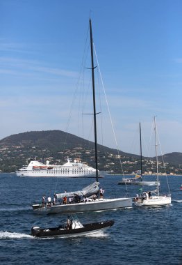 Fransız Rivierasında yelkenli yarışı 