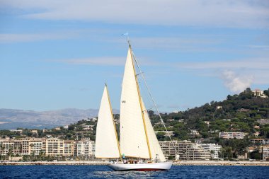 Fransız Rivierasında yelkenli yarışı 
